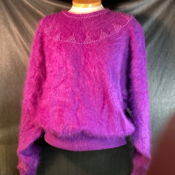 Vintage 80’s Vanesha Angora purple sweater. Size S Has not been laundered. Box C